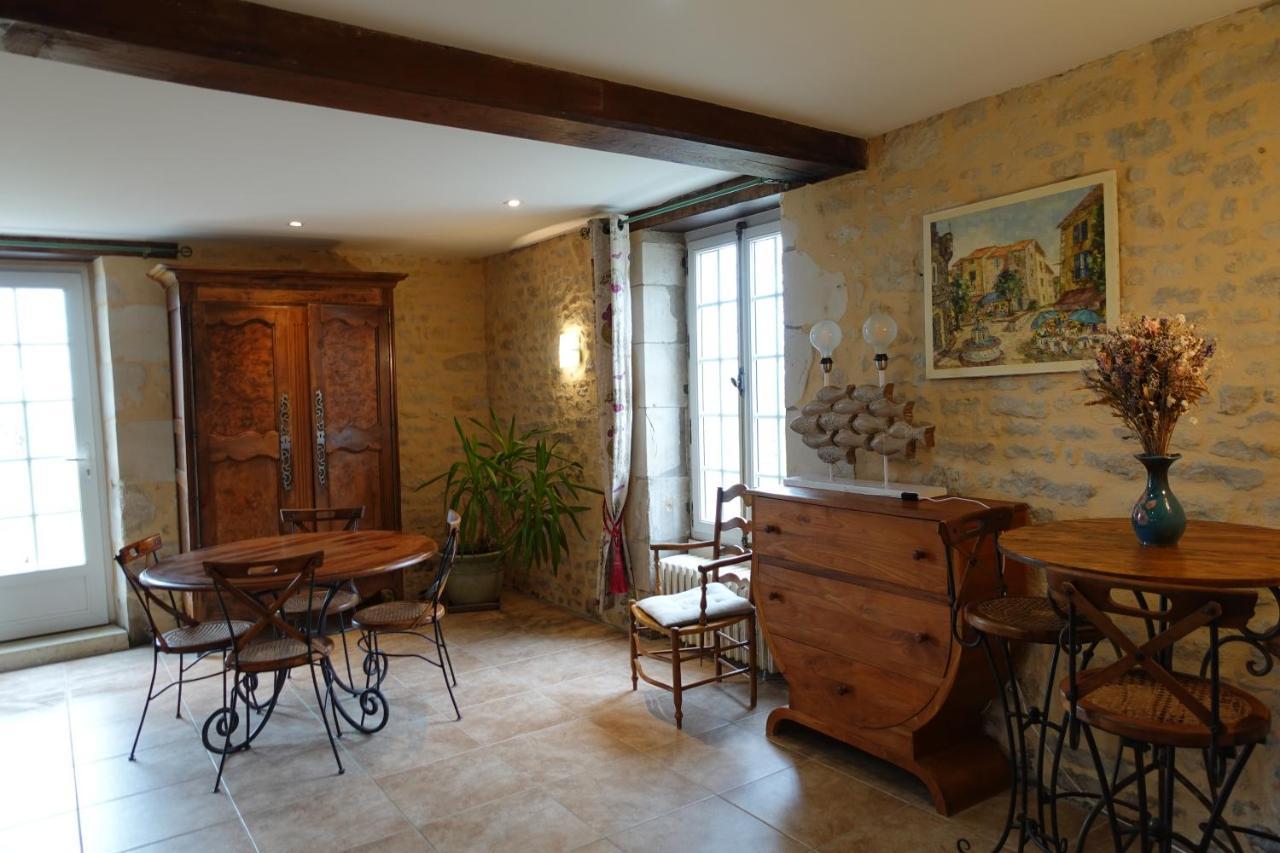 Gite 4 Etoiles Avec Hebergement Insolite - 10 Personnes Foussais Luaran gambar