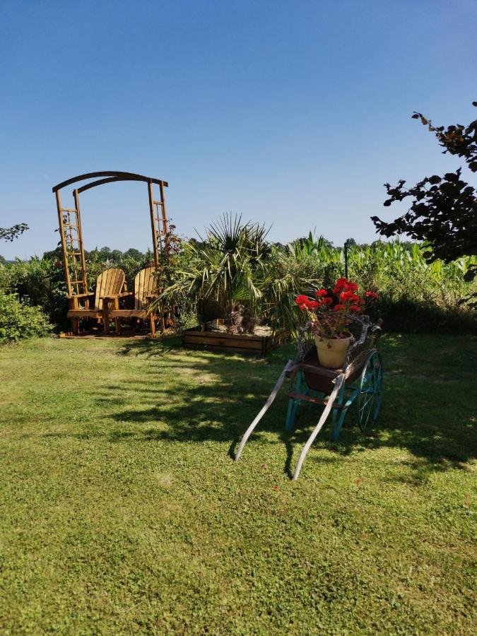 Gite 4 Etoiles Avec Hebergement Insolite - 10 Personnes Foussais Luaran gambar